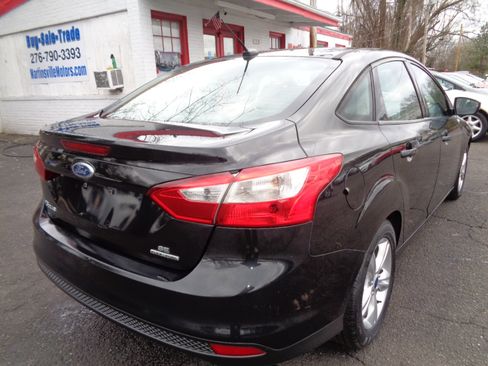 Used 2014 Ford Focus SE w/ SE Winter Package image 5