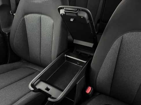 New 2025 Hyundai Ioniq 5 SE image 18