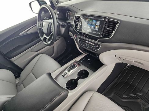 Certified 2025 Honda Ridgeline RTL image 11