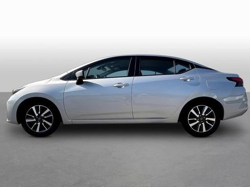 Used 2025 Nissan Versa SV FWD image 4