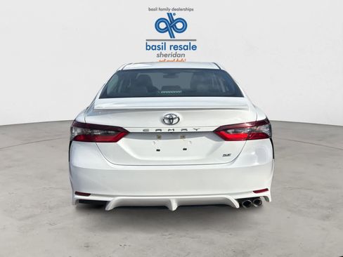 Used 2024 Toyota Camry SE FWD image 4