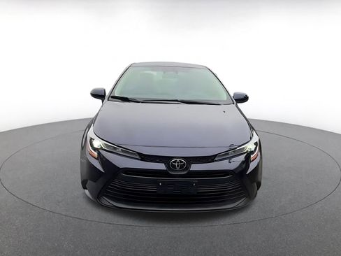 Used 2025 Toyota Corolla LE image 4