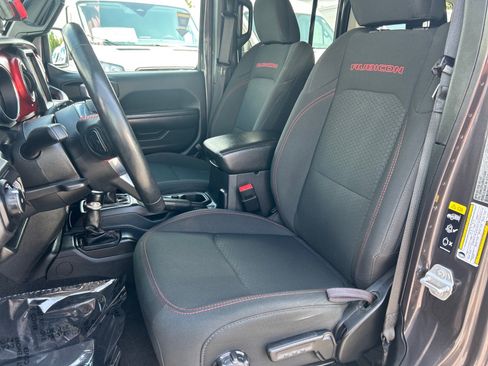 Used 2021 Jeep Wrangler Unlimited Rubicon AWD/4WD image 9