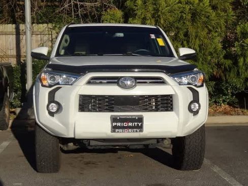 Used 2020 Toyota 4Runner SR5 Premium image 2