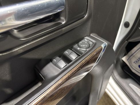 Used 2022 GMC Sierra 3500 SLE w/ SLE Convenience Package image 17