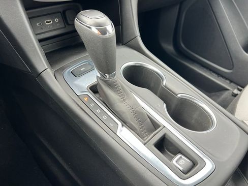 Used 2021 Chevrolet Equinox LS w/ LS Convenience Package image 29