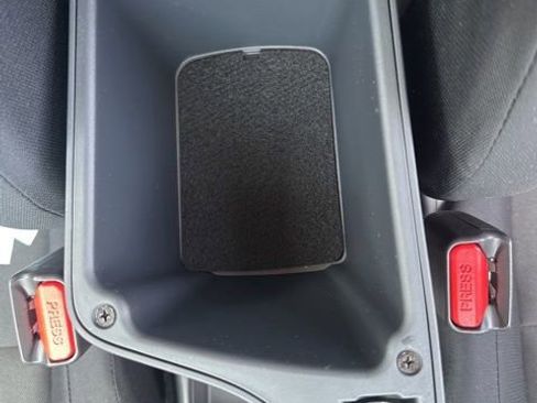 New 2025 Nissan Kicks Play S image 19