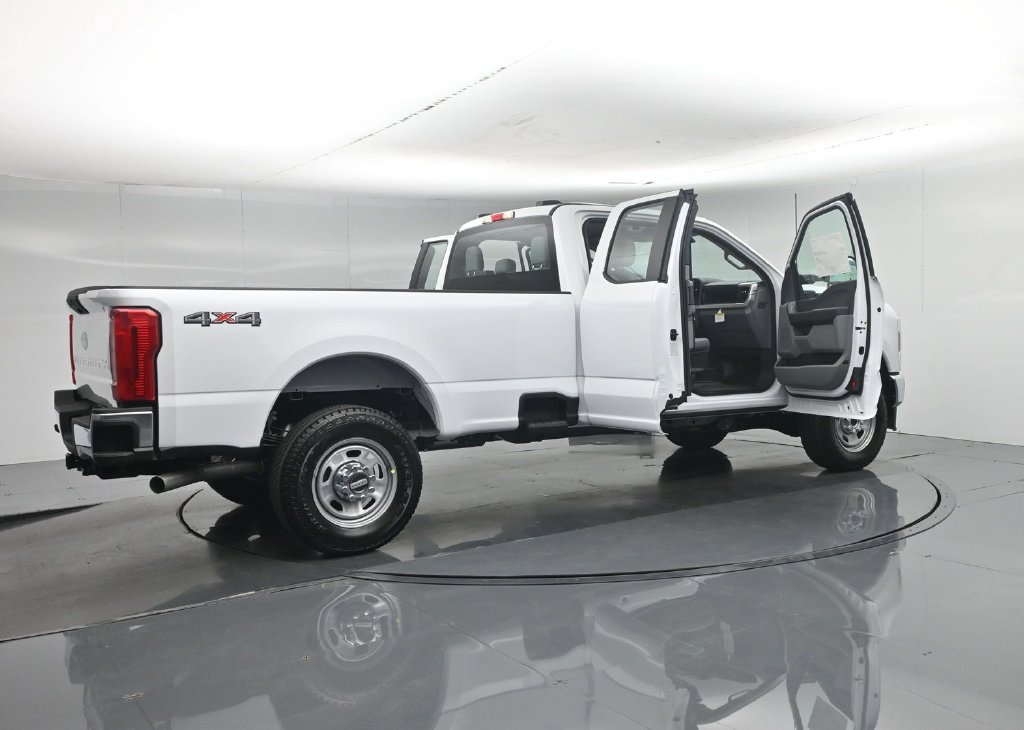 New 2027 Ford F350 XL w/ XL Chrome Package AWD/4WD image 5