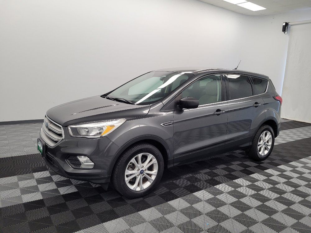 Used 2019 Ford Escape SE FWD image 2
