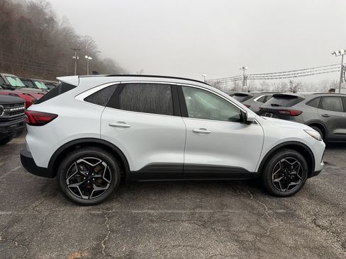 New 2026 Ford Escape Platinum w/ Premium Technology Package AWD/4WD image 3