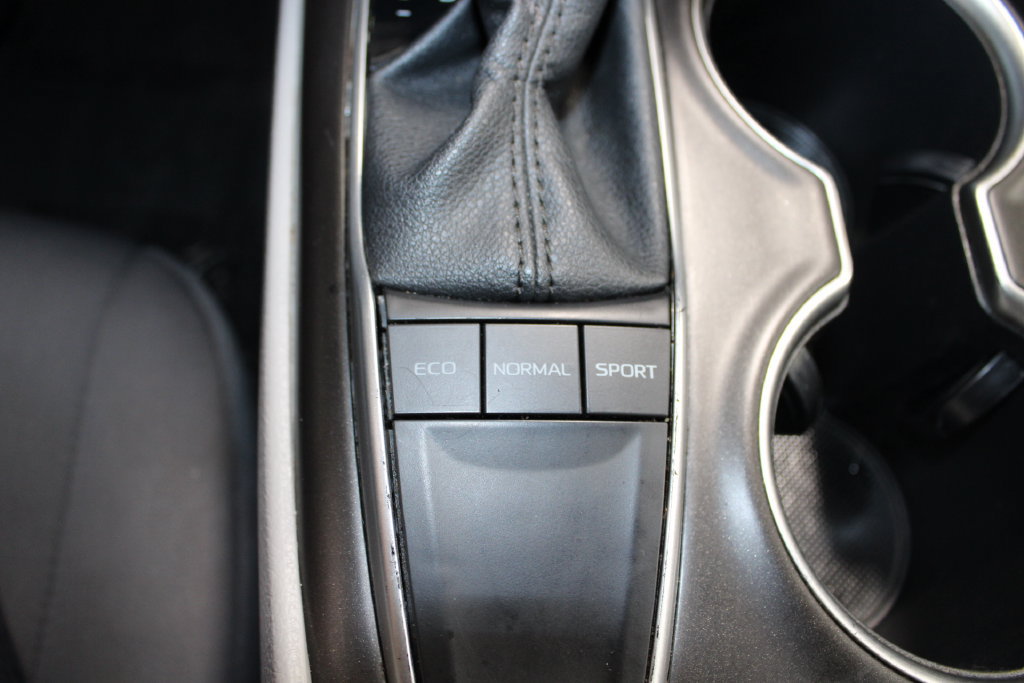 Used 2022 Toyota Camry LE FWD image 43