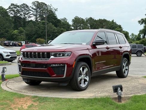 New 2026 Jeep Grand Cherokee L Limited AWD/4WD image 3