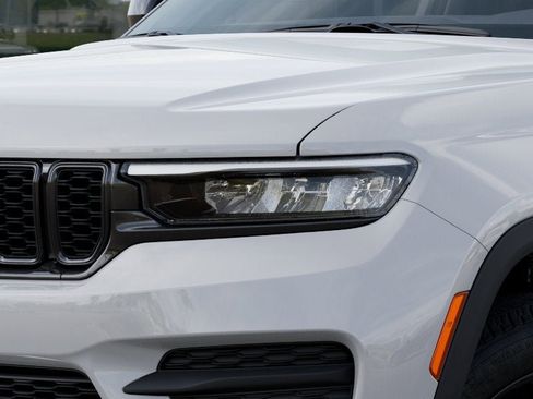 New 2025 Jeep Grand Cherokee Altitude AWD/4WD image 26