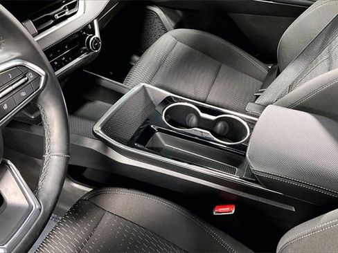 Used 2025 Chevrolet Equinox LT image 17