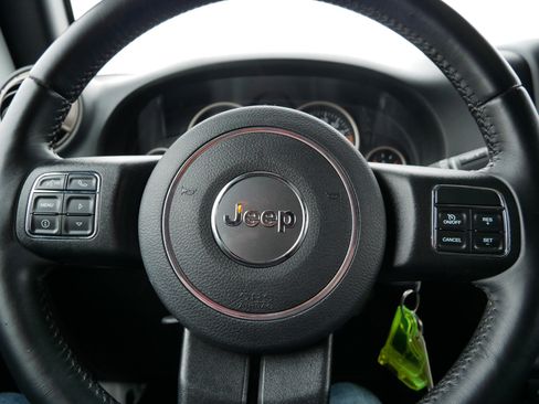 Used 2016 Jeep Wrangler Unlimited Sahara image 25