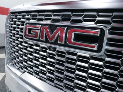 Used 2021 GMC Yukon XL Denali AWD/4WD image 41