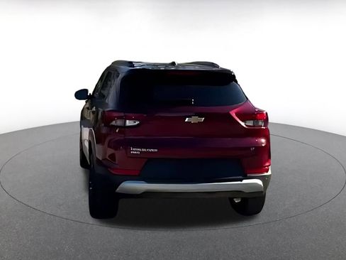 Used 2025 Chevrolet TrailBlazer LT w/ Driver Confidence Package image 4