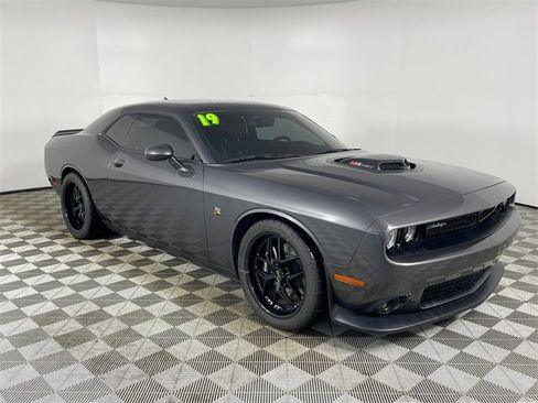 Used 2019 Dodge Challenger R/T Scat Pack w/ Shaker Package image 24