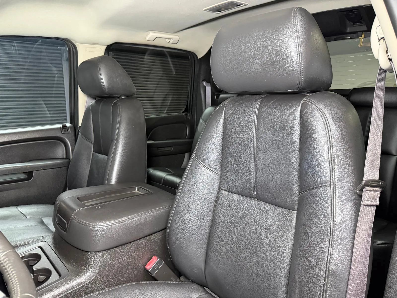 Used 2013 Chevrolet Avalanche LT w/ Suspension Package, Off-Road AWD/4WD image 27