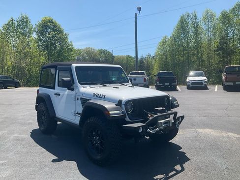 Used 2024 Jeep Wrangler Sport AWD/4WD image 3