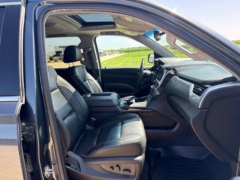 Used 2019 Chevrolet Suburban LT AWD/4WD image 24