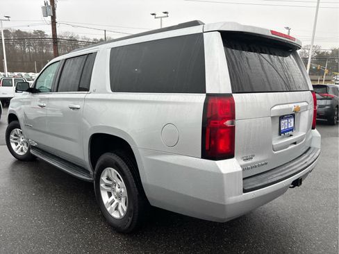 Used 2020 Chevrolet Suburban LT image 40