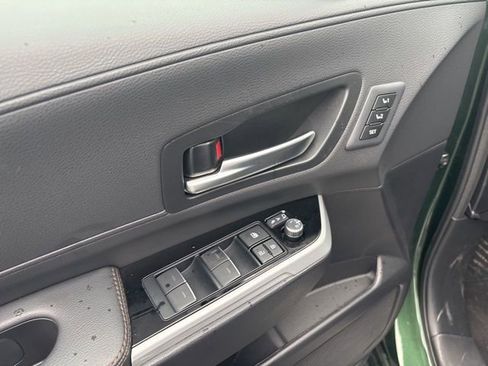 Used 2025 Toyota Sienna Platinum image 43