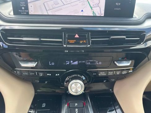 Used 2025 Acura MDX SH-AWD w/ Technology Package image 25