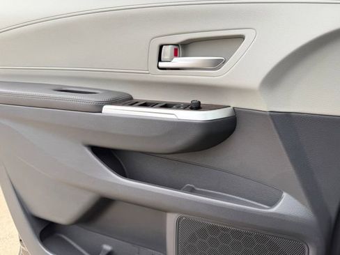 Used 2024 Toyota Sienna XLE image 23