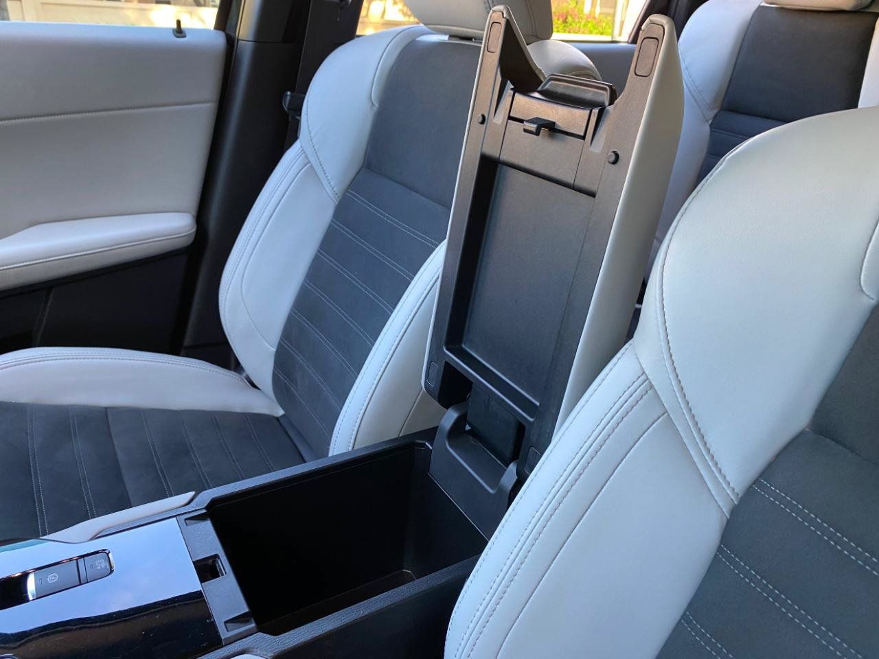 Used 2025 Mitsubishi Outlander SE FWD image 68
