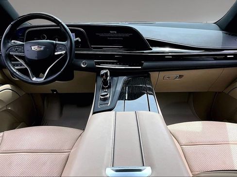 Used 2024 Cadillac Escalade Premium Luxury AWD/4WD image 15
