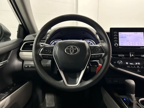 Used 2022 Toyota Camry LE AWD/4WD image 12