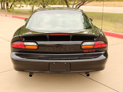 Used 1999 Chevrolet Camaro Z28 w/ SS Performance/Appearance Pkg RWD image 11