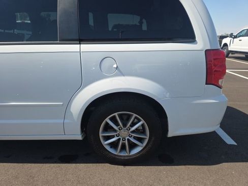 Used 2016 Dodge Grand Caravan SE image 15