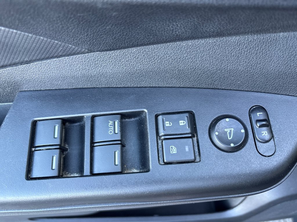 Used 2015 Honda CR-V LX image 18