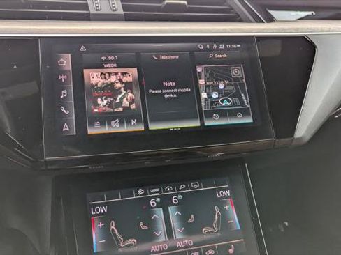 Used 2022 Audi e-tron Premium w/ Convenience Plus Package AWD/4WD image 19