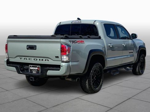 Used 2022 Toyota Tacoma TRD Off-Road w/ TRD Premium Off Road Package image 12
