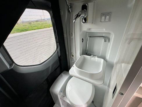 Used 2023 Mercedes-Benz Sprinter 2500 image 41