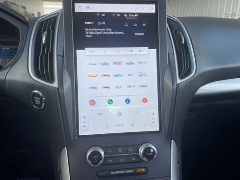 Used 2023 Ford Edge SEL image 18