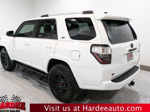 Used 2022 Toyota 4Runner SR5 Premium w/ Moonroof Package RWD image 3