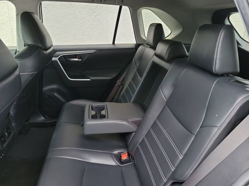 Used 2019 Toyota RAV4 XLE Premium FWD image 13