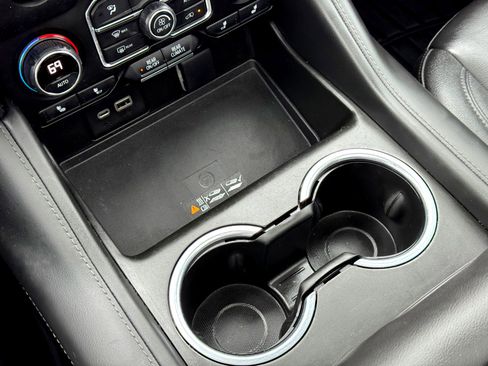 Used 2022 Chevrolet Tahoe Z71 w/ Luxury Package image 29