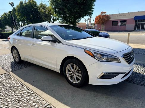 Used 2015 Hyundai Sonata SE image 3