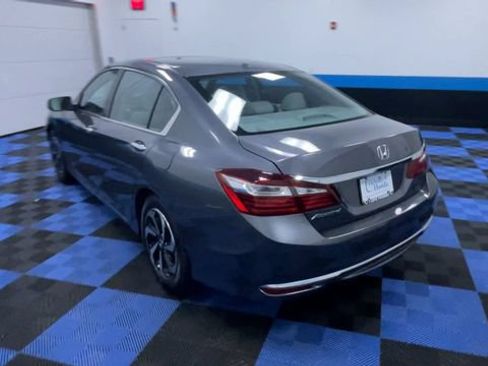 Used 2017 Honda Accord EX-L image 6
