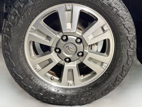 Used 2012 Toyota Tundra 4x4 Double Cab w/ Tow Pkg image 12