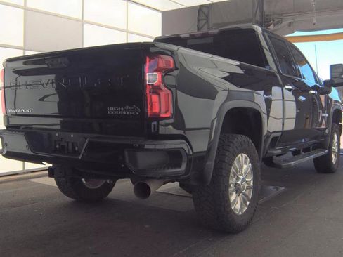 Used 2022 Chevrolet Silverado 3500 High Country w/ Z71 Off-Road Package AWD/4WD image 8