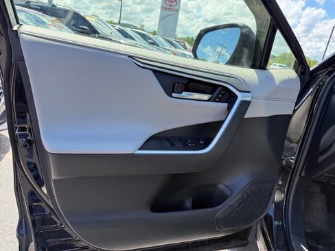 Used 2020 Toyota RAV4 Limited AWD/4WD image 27