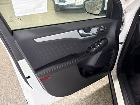 Used 2024 Ford Escape Base w/ PHEV Premium Package image 19