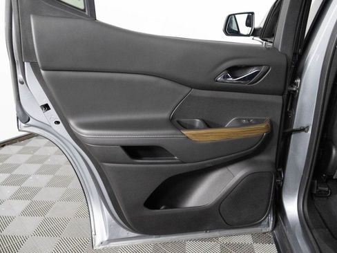 Certified 2023 GMC Acadia SLE w/ Driver Convenience Package image 37