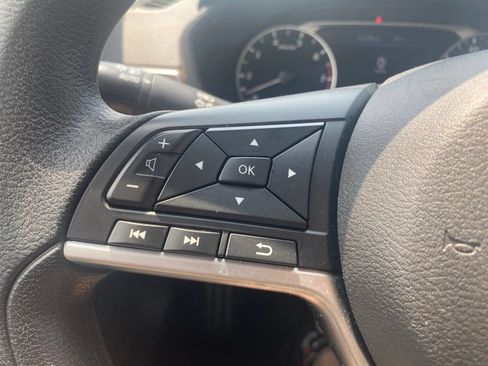 Used 2024 Nissan Altima 2.5 SV FWD image 14